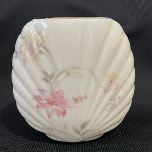Vintage Vase Floral Jay Fine China Made in Japan circa 1980s